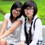 嗨碰内容编辑陈晓雯头像，年轻女性，亲切微笑，代表嗨碰用户体验写作方向